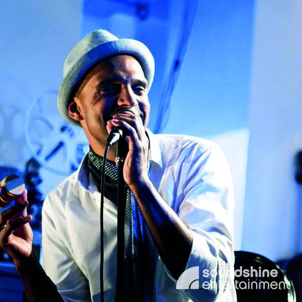 Saenger Innen Soundshine Band Muenchen Pat Lawson.jpg